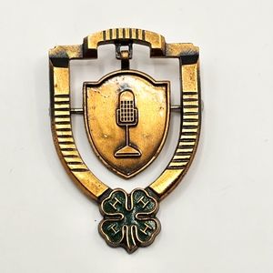 4-H Broadcasting Achievement Award Lapel Pin Copper Head Hands Heart Health VTG